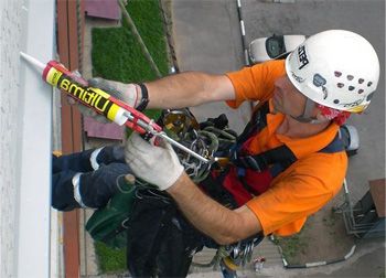 Герметизация оконных швов