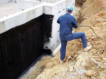 В каких случаях можно применять жидкую резину при гидроизоляции фундамента